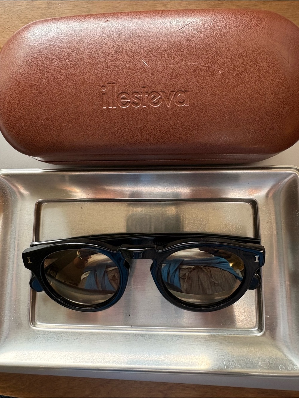 Illesteva Leonard Black Round Acetate Sunglasses with Brown Leather Case